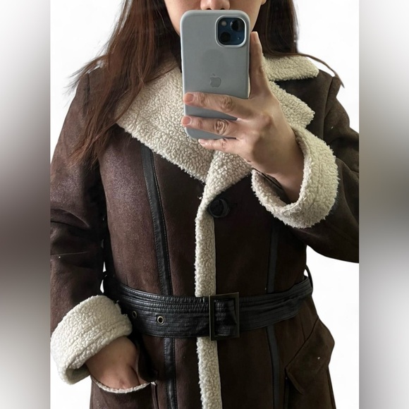 Vinatage Brown suede faux fur coat with leather belt - Picture 2 of 6